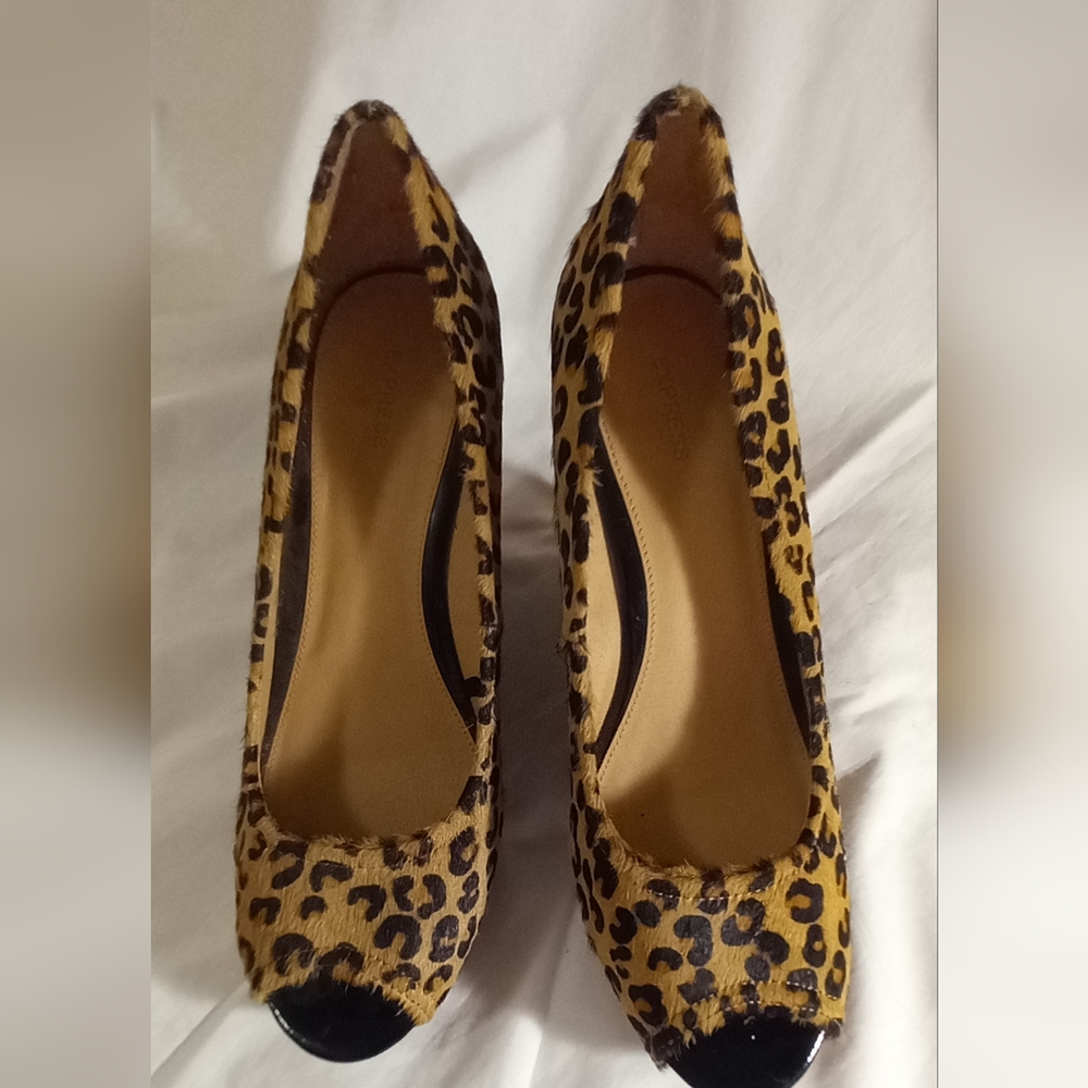 Express Wedges - Picture 2 of 5